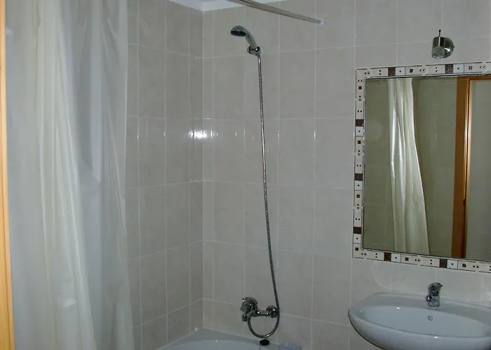 Beautiful 2-bed In Olhos De Agua Appartement Albufeira