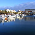 Beautiful 2-bed In Olhos De Agua 아파트 *